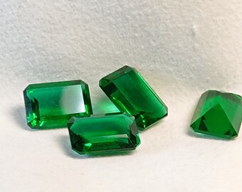 Green color Best Emerald Cut Loose Synthetic Gemstone by Excellent Cut For Jewelry and Gift