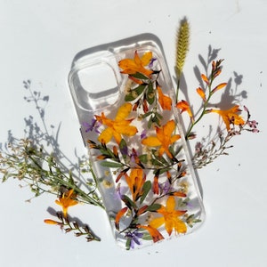 Pressed Flower Phone Case fit for iPhone 15 Pro Max Plus 14/ 13 Pro/ Plus/Pro Max/ 13/ 12 Mini/11/ XR/ Galaxy S23 FE/ S22/ S21 Plus Ultra