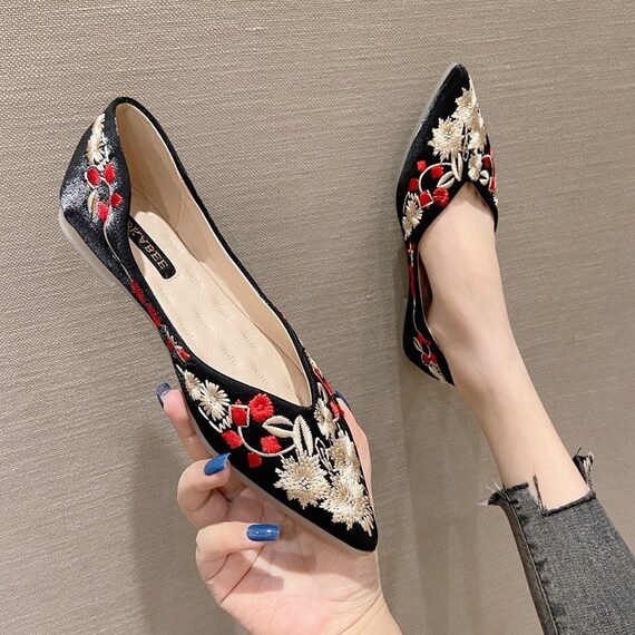 carolyn mule flats