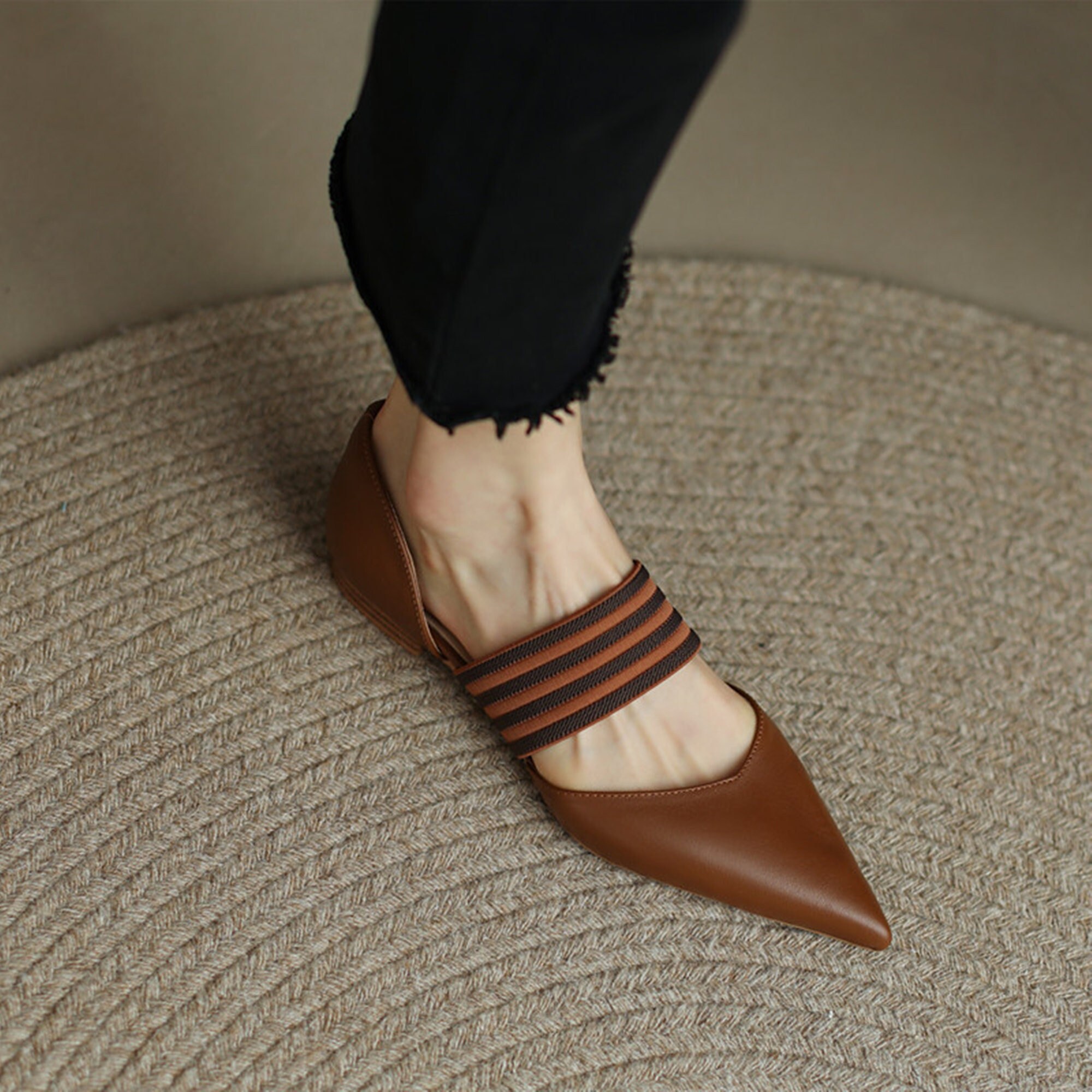 cadeau voor haar Schoenen damesschoenen Instappers Juttis en mojaris trouwschoenen voor bruid slip op schoenen Multi color Mules Vrouwen muilezels vrouwen puntige teen flats lederen schoenen Slippers cadeau voor haar Schoenen damesschoenen Instappers Juttis en mojaris trouwschoenen voor bruid slip op schoenen Multi color Mules Vrouwen muilezels vrouwen puntige teen flats lederen schoenen Slippers