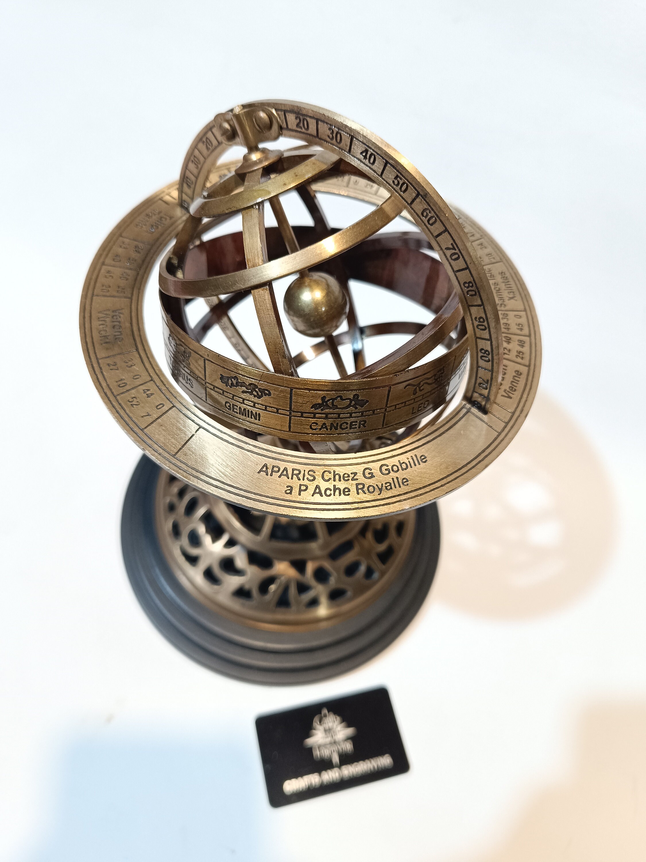 ヴィンテージ真鍮製天球儀：木製台座付き航海用地球儀 - Etsy 日本