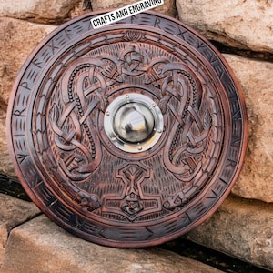 Escudo de aspecto vikingo antiguo tallado en madera de 22 a 36 pulgadas: accesorio de cosplay de decoración nórdica hecho a mano