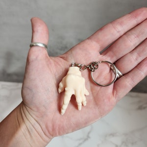 Strong Butler Hand  - Keychain Scary Movie- Gag Gift