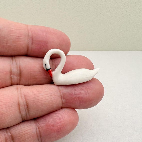 小さな白鳥のミニチュア装飾｜手描きの陶器製鳥の置物 - Etsy 日本