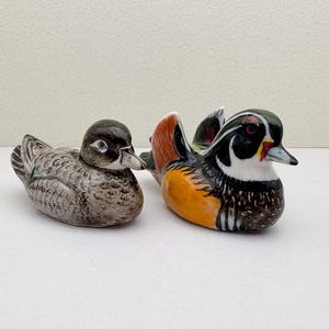Handmade Ceramic Wood Duck Figurine Set – Realistic Male & Female Carolina Ducks – Wildlife Home Decor Gift for Bird Lovers