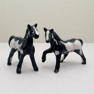 Handmade Ceramic Pinto Horse Figurines: Glossy Black & White Home Decor