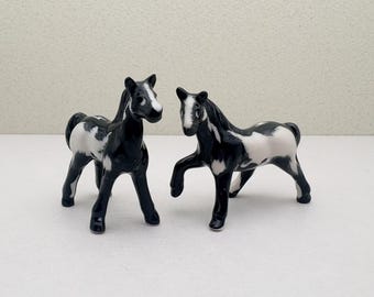 Handmade Ceramic Pinto Horse Figurines: Glossy Black & White Home Decor