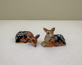 陶磁器 手描き 置物 とら 手描きの陶器製虎の置物 – 好奇心旺盛な視線