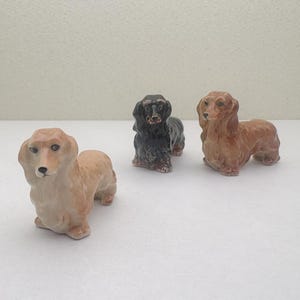 Mini Ceramic Dachshund Figurines – Handmade Wiener Dog Statues, Long Body Wiener Dog Sculpture – Gift for Pet Owners & Figurine Collectors