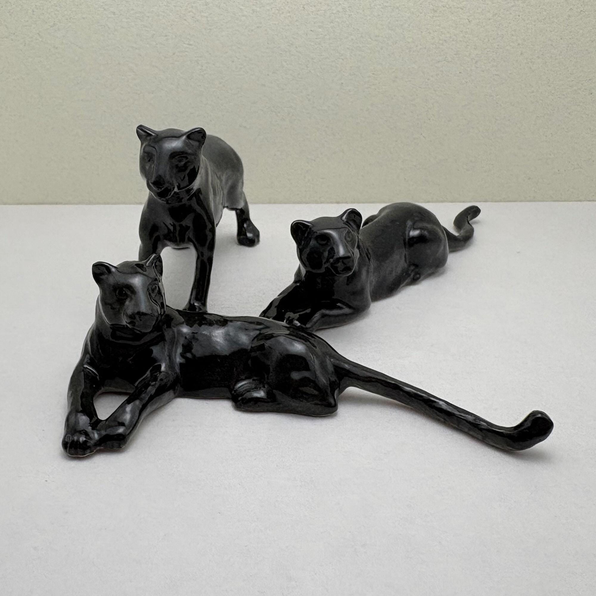 陶器製ブラックパンサーの置物 | 手描きの彫像 | 野生動物テーマ