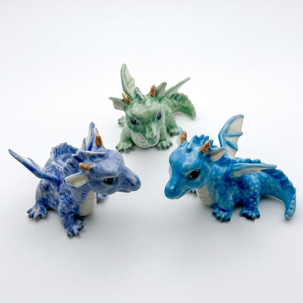 Figurine en céramique de petit dragon, décoration d'intérieur enchantée, cadeau pour les collectionneurs de dragons, décoration de bureau fantastique