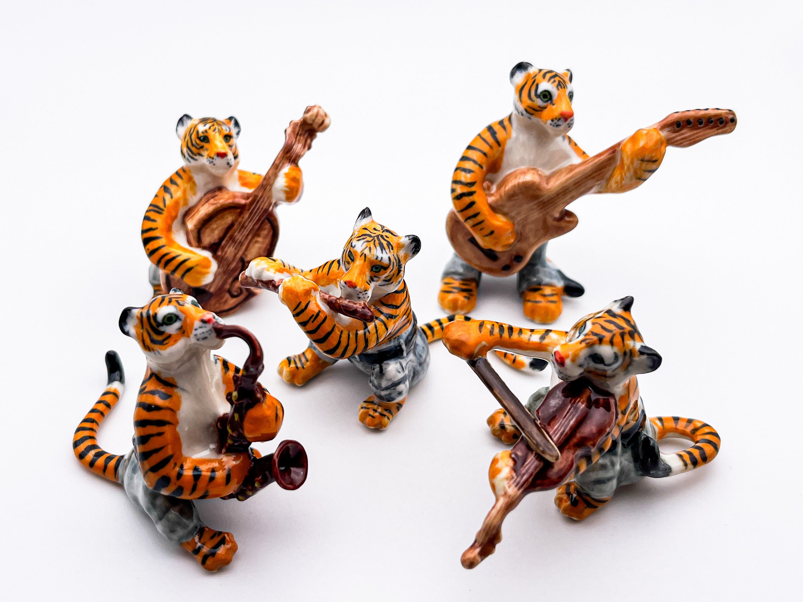 Hand-painted Ceramic Tiger Musician Figurine: Whimsical Home Decor