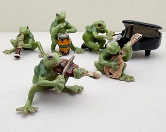 Hand-Painted Ceramic Frog Musician Figurine: Jazz Band Decor