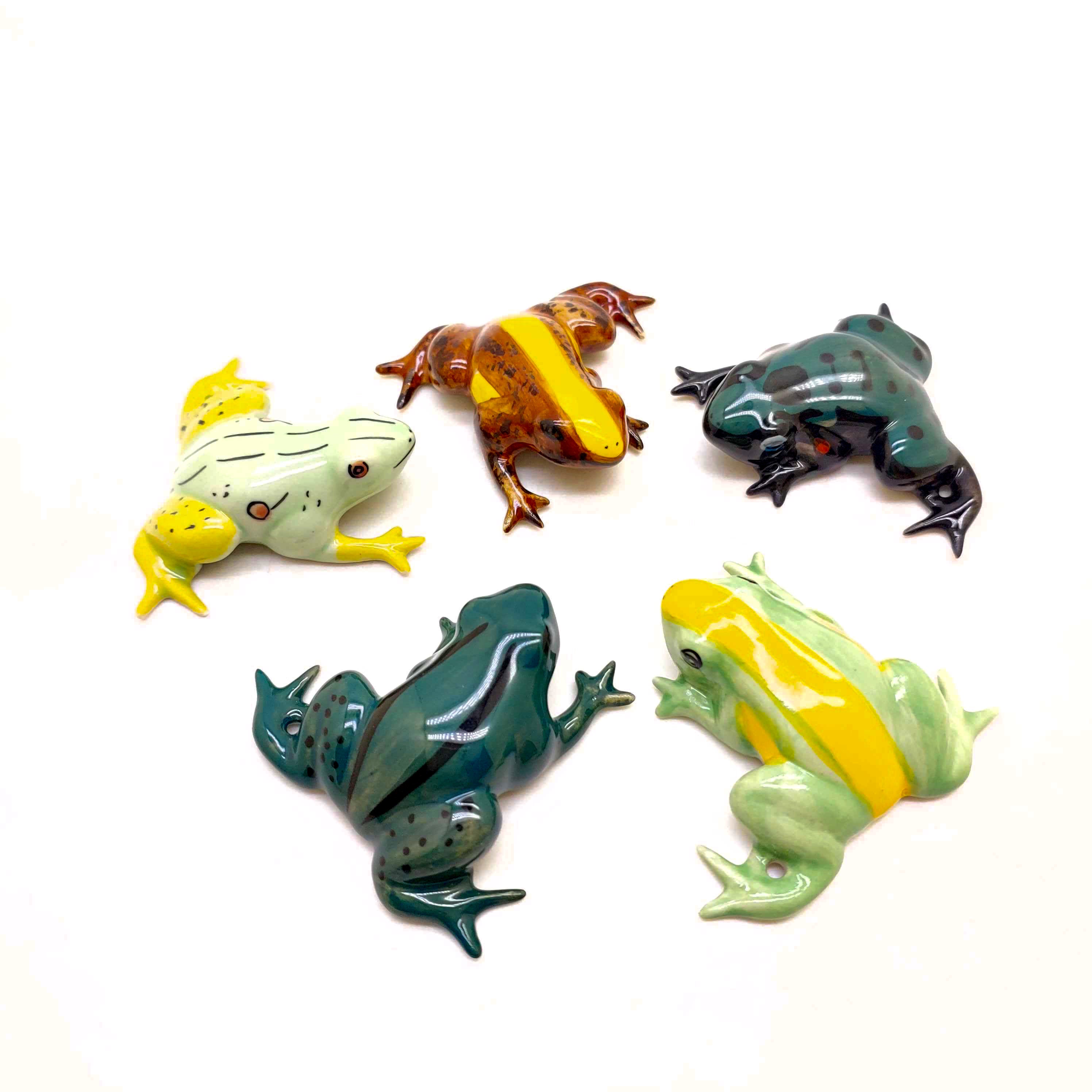 Mini Frogs 200 Pack,Tiny Frogs 200 Pack,Mini Resin Frogs,Mini Resin Frogs  Bulk,Miniature Resin Mini Frogs Green Frog (Pink,200 PCS)