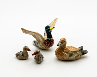 Gräsandfamiljens keramiska figurer: Naturinspirerad heminredning