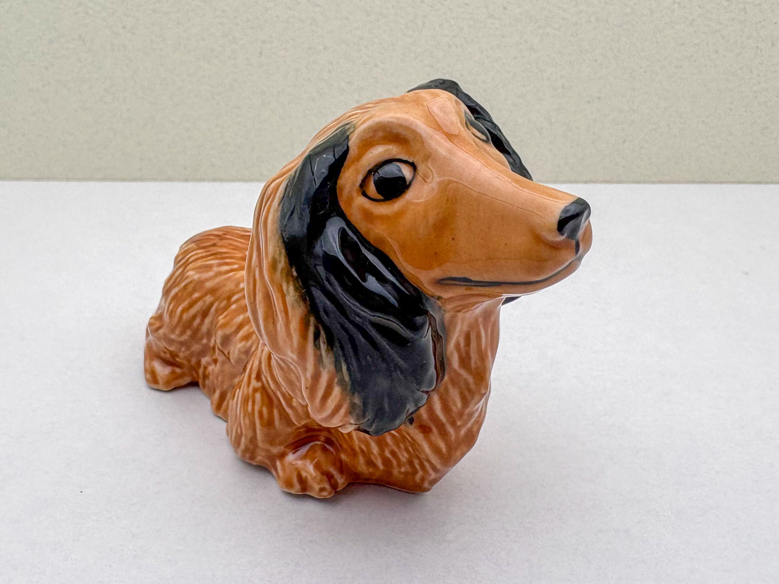 手作り陶器製長毛ダックスフントの置物：犬好きのためのインテリア