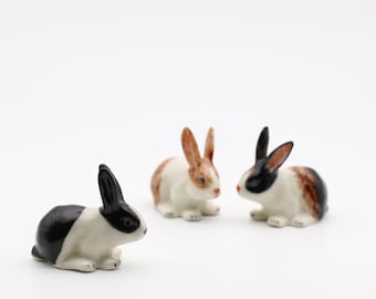 Hand-Painted Ceramic Rabbit Figurine: Miniature Dollhouse Decor
