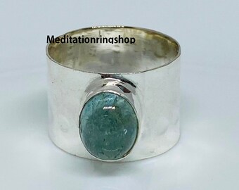 Anillo de aguamarina, anillo hecho a mano, anillo de plata de ley 925, gema de aguamarina, anillo apilable, regalo para ella, anillo martillado, regalo para ella