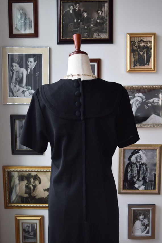 1960s Vintage Black Shift Dress w/ Front Bow Deta… - image 4