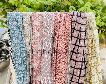 Szalik bawełniany w stylu boho z nadrukiem blokowym: Letni sarong plażowy