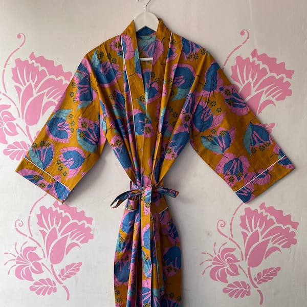 Kimono de algodão com estampa em bloco: roupão floral para o verão