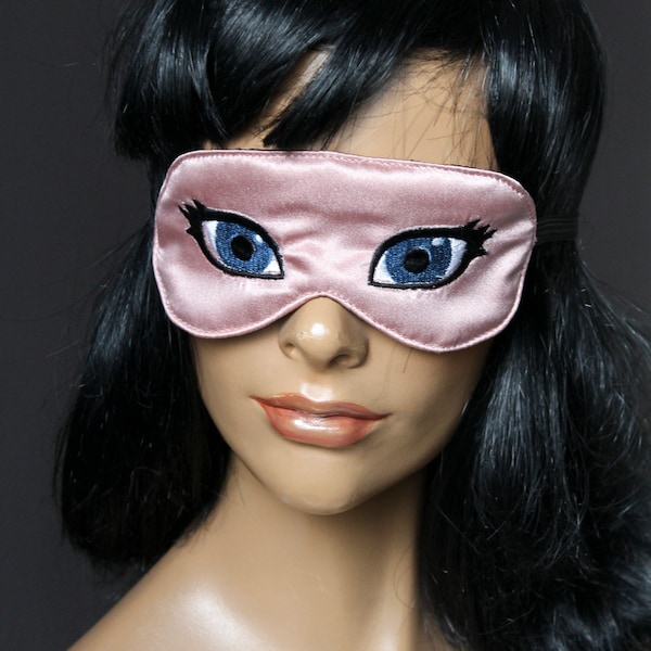 Belle Denise aux yeux bleu océan liner masque sommeil repos nuit satin rose terracotta brodé molleton 2 couchesdoublé satin élastique noir