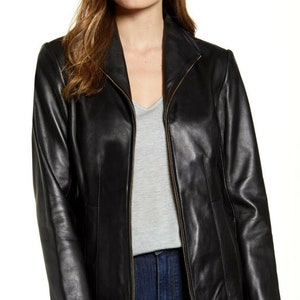 Veste en cuir noire en cuir d'agneau pour femme Tenue de soirée décontractée Fermeture éclair à la mode Mode élégante sur mesure Vestes d'hiver avec poche