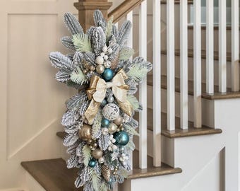 Elegant Christmas Swag: Gold & White Holiday Garland for Staircase