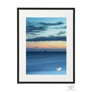 Verloren am Meer Fine Art Fotodruck Wandkunst Wohndeko Neues Wohngeschenk Geschenk zur Wohnungserwärmung Bild 1