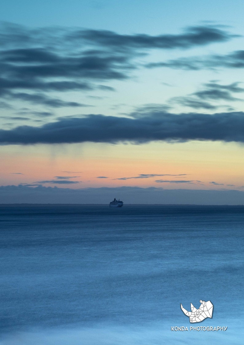 Verloren am Meer Fine Art Fotodruck Wandkunst Wohndeko Neues Wohngeschenk Geschenk zur Wohnungserwärmung Bild 2