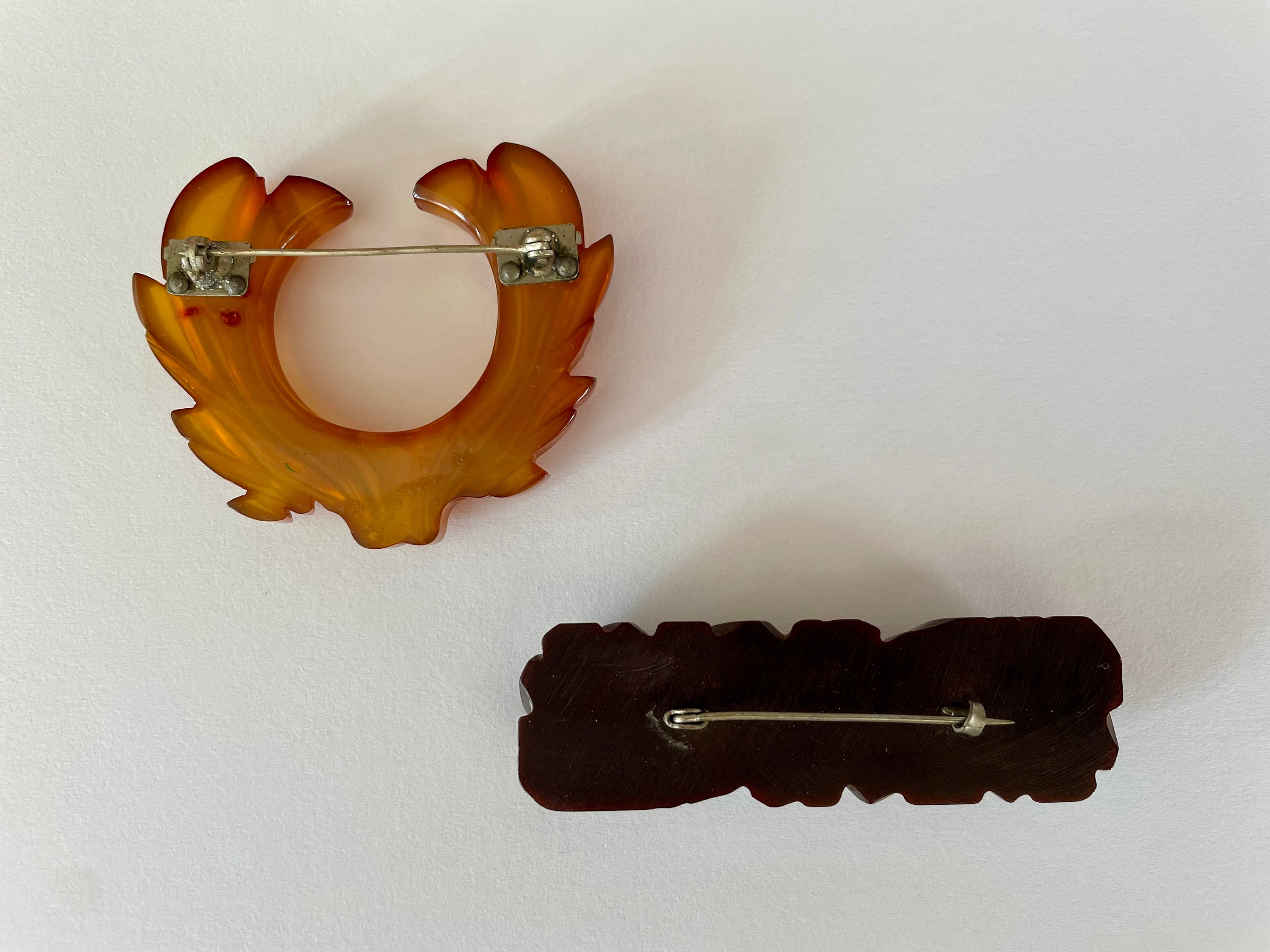 Set of Two Deeply Carved Vintage Bakelite Pins, 1940's Etsy