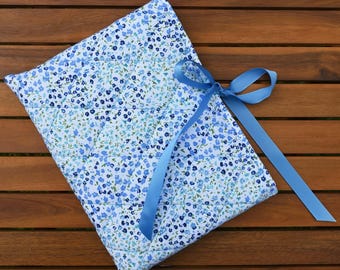 Protège-livre matelassé fait main (bleu)