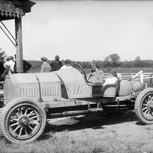 Racing car from 1915 Vintage Photo Poster - Instant Download Easy Print JPG File for Collecting Printing Framing