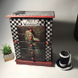 Alice in Wonderland furnuture jewellery box,Alice in Wonderland unique home decor,Alice’s Adventures Gift,Alice in Wonderland jewelry  box