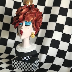 Red Queen,Off with her head, Alice in Wonderland unique home decor,Alice&#39;s Adventures Gift ,Alice in Wonderland Red Queen ,Queen of Hearts