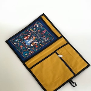 Couverture de livre Alice au pays des merveilles, pochette pour livre Alice, cadeau Alice, protège-livre, support, pochette pour livre rembourrée, pochette pour tablette, livre pour livre, ami de livre