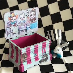 Alice in Wonderland jewellery Box,Alice in Wonderland unique home decor,Alice&#39;s Adventures Gift ,Alice furniture decoration,Alice Gift