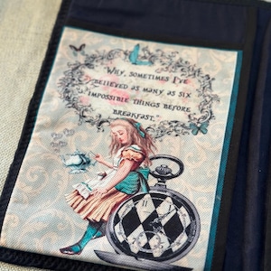 Protège-livre Alice au pays des merveilles