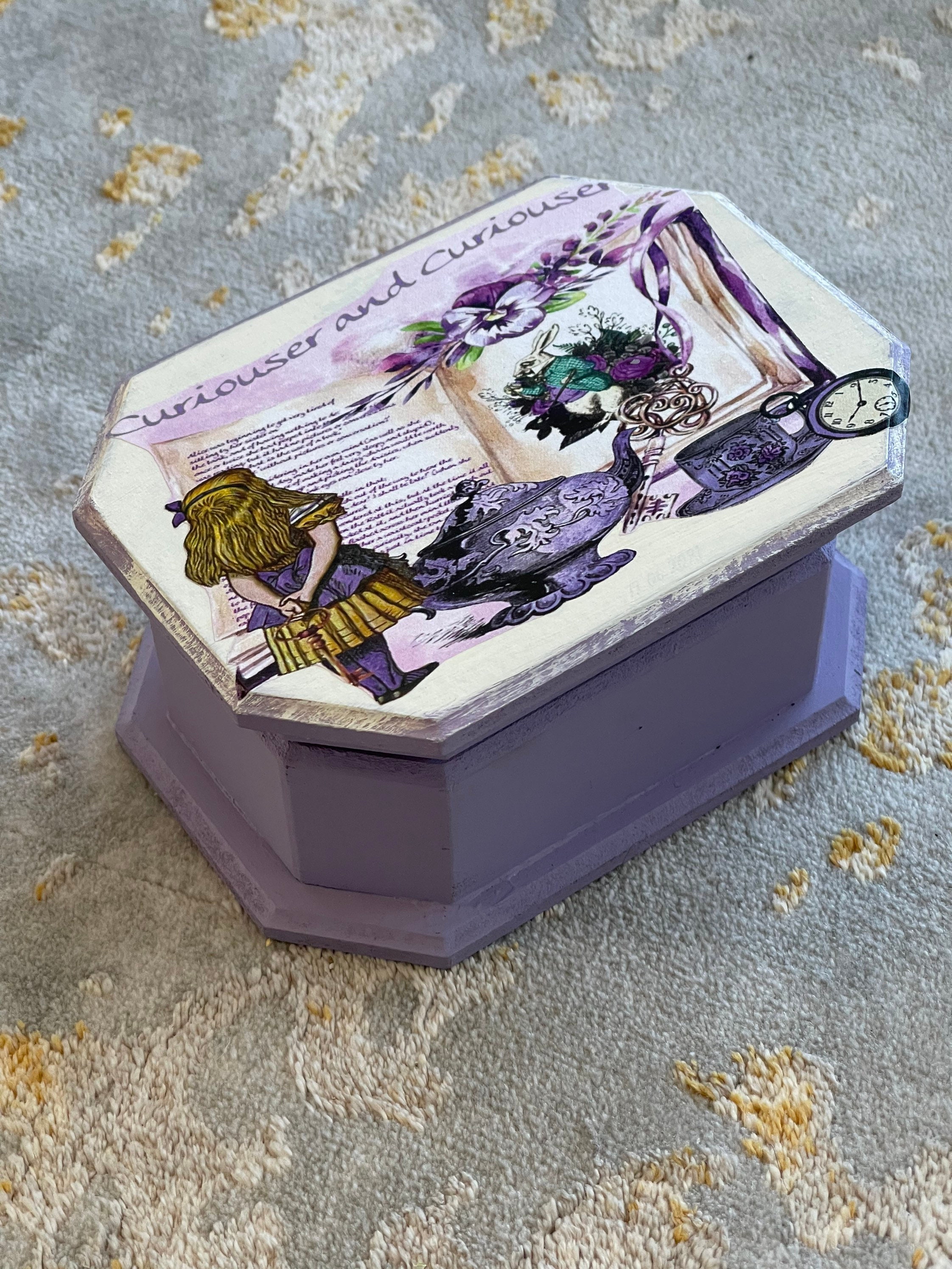 Boite Coffret en Bois - La Reine Rouge Alice Pays des Merveilles
