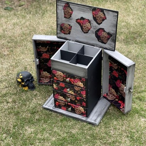 Gothic jewellery box,skull unique home decor,skeleton Gift,Gothic jewelry organization