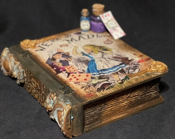 Gift for her Vintage style Alice in Wonderland Book Box,Jewellery box, desktop organizer,Lewis Carroll book box, Alice fans