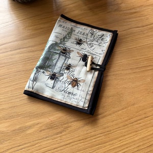 Bee Book Sleeve with Pocket, Padded Book Cover, Book and Kindle Accessory, Book Protector, Book Bag, Bookish Gifts, Book Purse