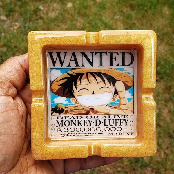 Anime Luffy, Zorro, Ace, Chopper, Robin, Sanji, Nami or Usopp wanted ashtray