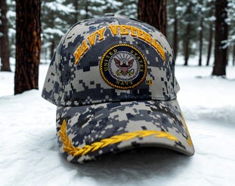アメリカ海軍の帽子。退役軍人章と迷彩レタリング入りのミリタリー