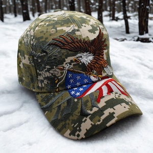 Amerikaanse zeearend camouflagehoed met Amerikaanse vlag. Patriottische VS geborduurde baseballpet. Amerikaanse adelaarhoed. Bald Eagle-hoed. Patriottische hoed. Hoed met Amerikaanse vlag