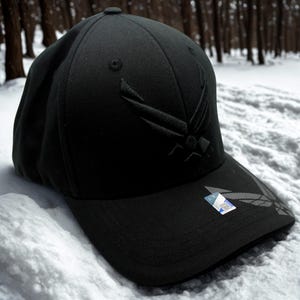 U.S Air Force Black Hat – Embroidered Military Veteran Cap – USAF Emblem Hat for Veterans and Collectors. US Air Force Cap. US Air Force Cap