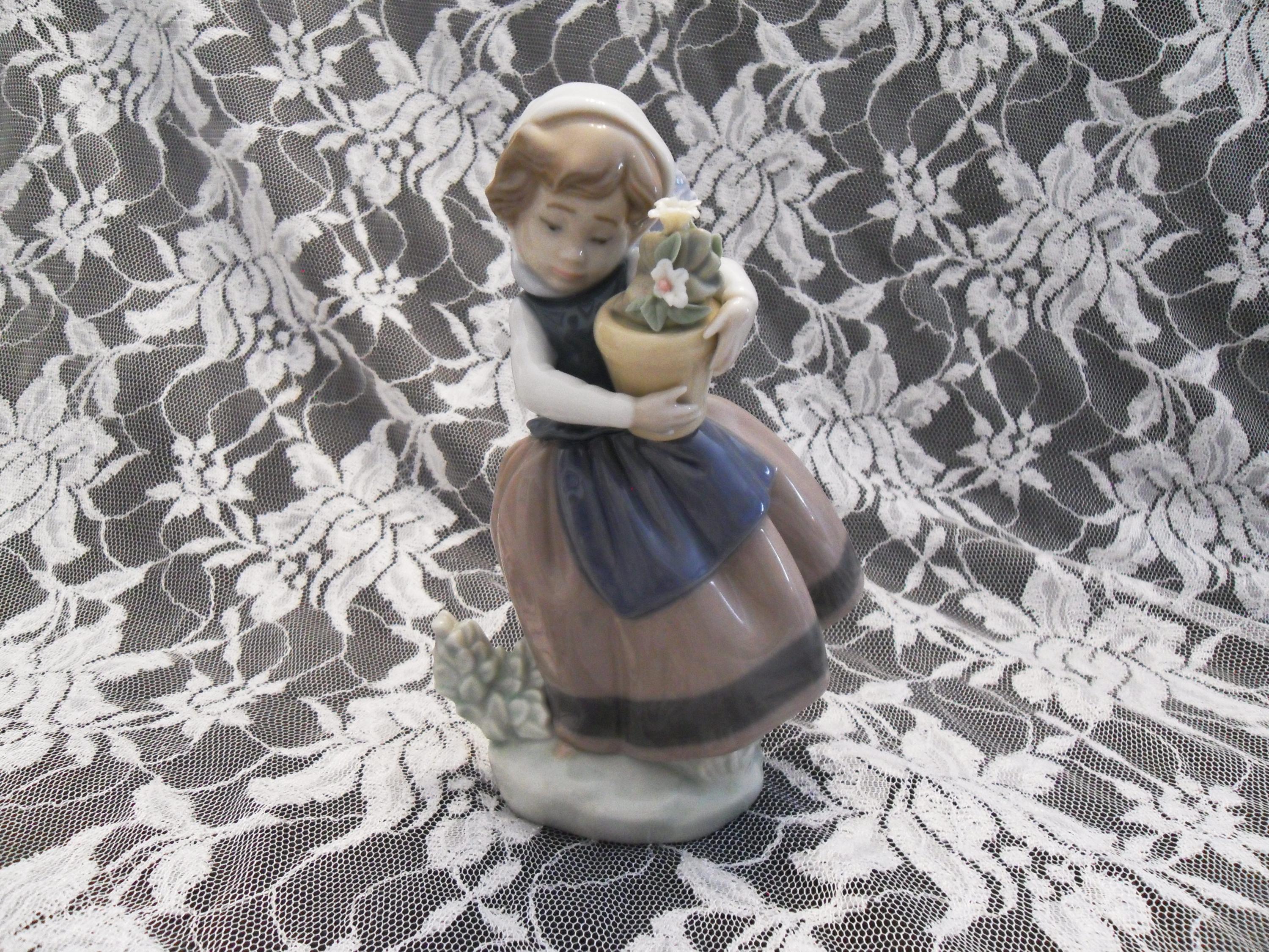 Lladro figurines girl with flower basket - Etsy 日本