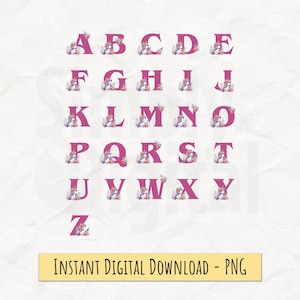 Op de afbeelding: Roze alfabetletters met bloemen- en eenhoornontwerpen. Elke letter is omringd door bloemen en een eenhoorn. De letters staan op een witte achtergrond.