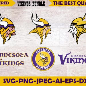 Op de afbeelding: Een digitaal grafisch pakket met drie variaties van een Viking-hoofdlogo in geel, paars en wit, samen met de tekst Minnesota Vikings in twee stijlen en een rond teamlogo. De tekst Layered Vikings Bundle staat bovenaan.