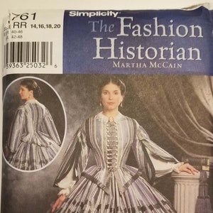 Puede incluir: Patrón Simplicity 761, The Fashion Historian de Martha McCain, para un vestido a rayas con un corpiño ajustado y una falda completa con múltiples capas. El patrón incluye las tallas 14, 16, 18 y 20.